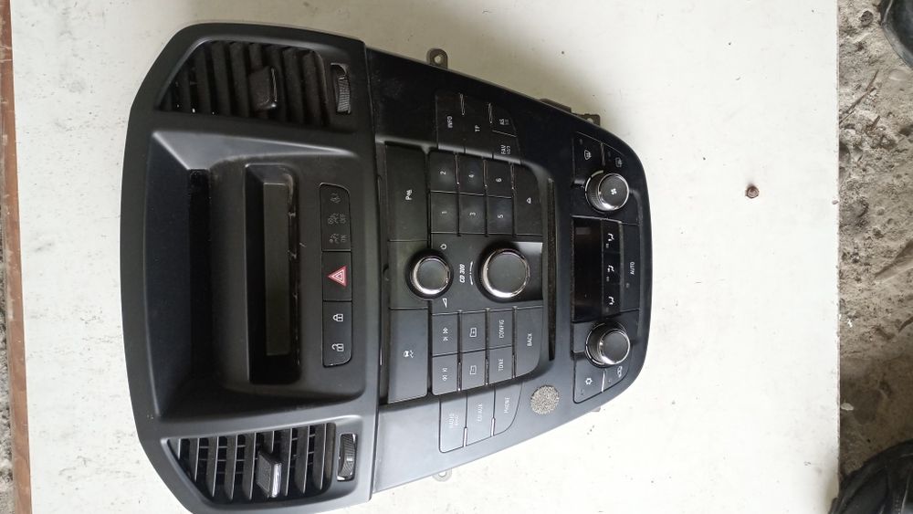 Insignia A panel radia i klimatyzacji