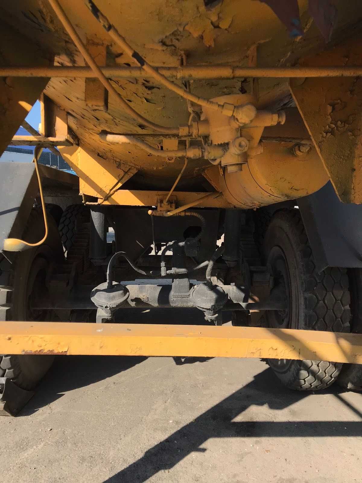 Продам  напівпричіп цистерна  ТЦ-13  1992 р. в.