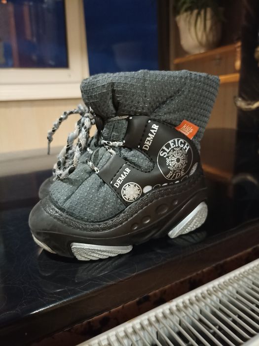 Чоботи. Черевики. Уги.