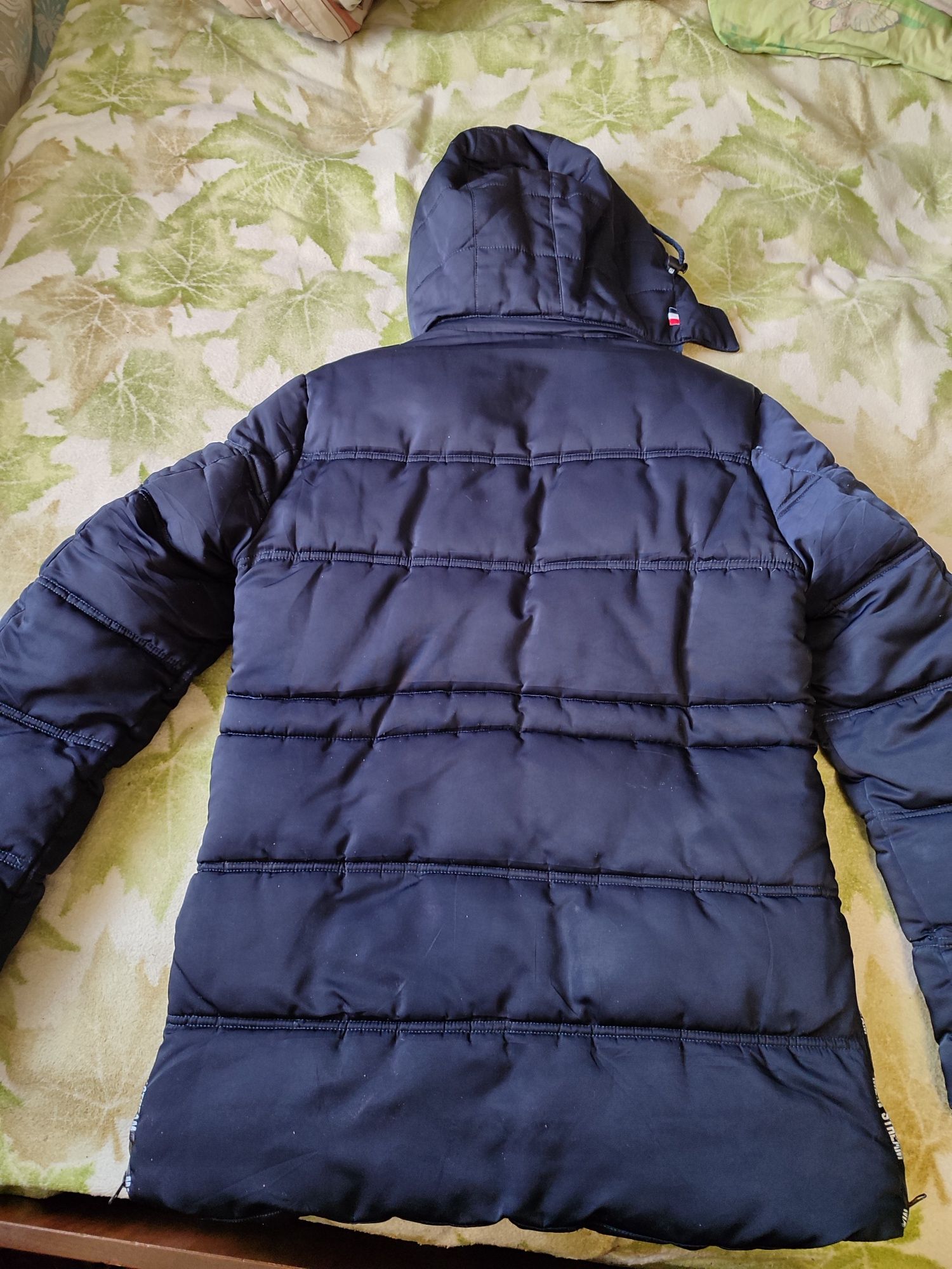 Зимова куртка на підлітка