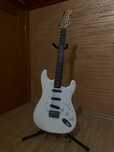 Электрогитара Fender Squier Bullet Stratocaster HSS