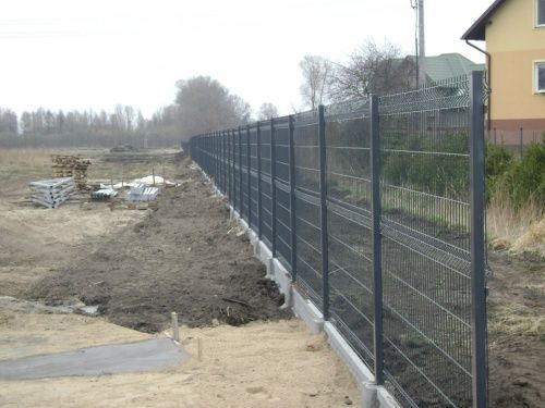 Panele Ogrodzeniowe - słupki - podmurówka - bramy