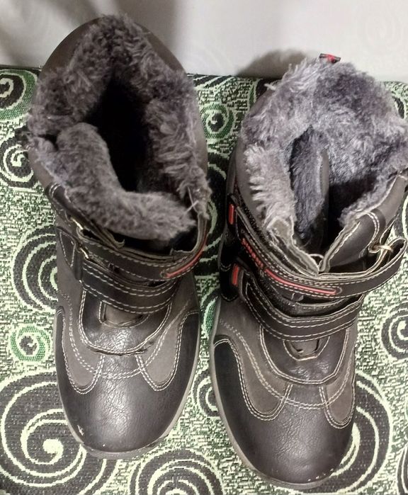 Зимові черевики на хлопчика