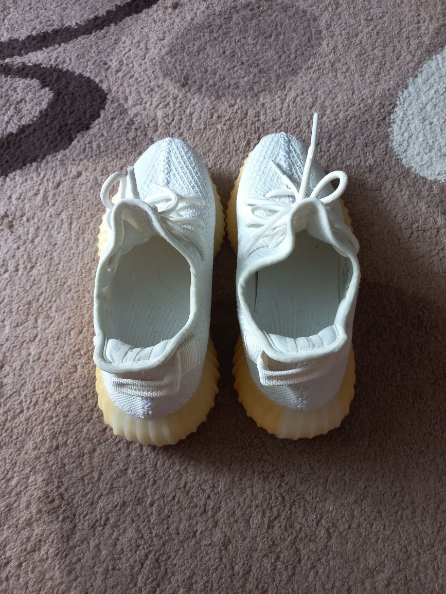 Продам Adidas Yeezy boost 350