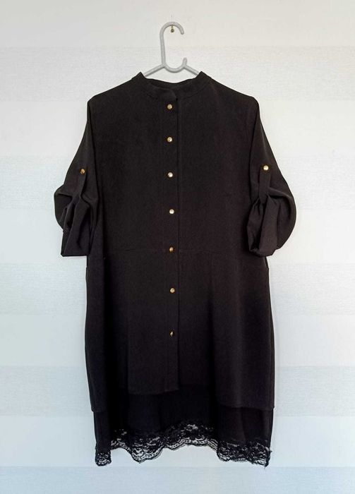 Czarna elegancka sukienka na guziki