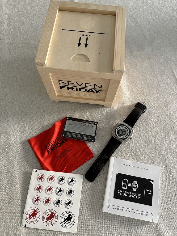 Relógio Sevenfriday P1B/01 como novo