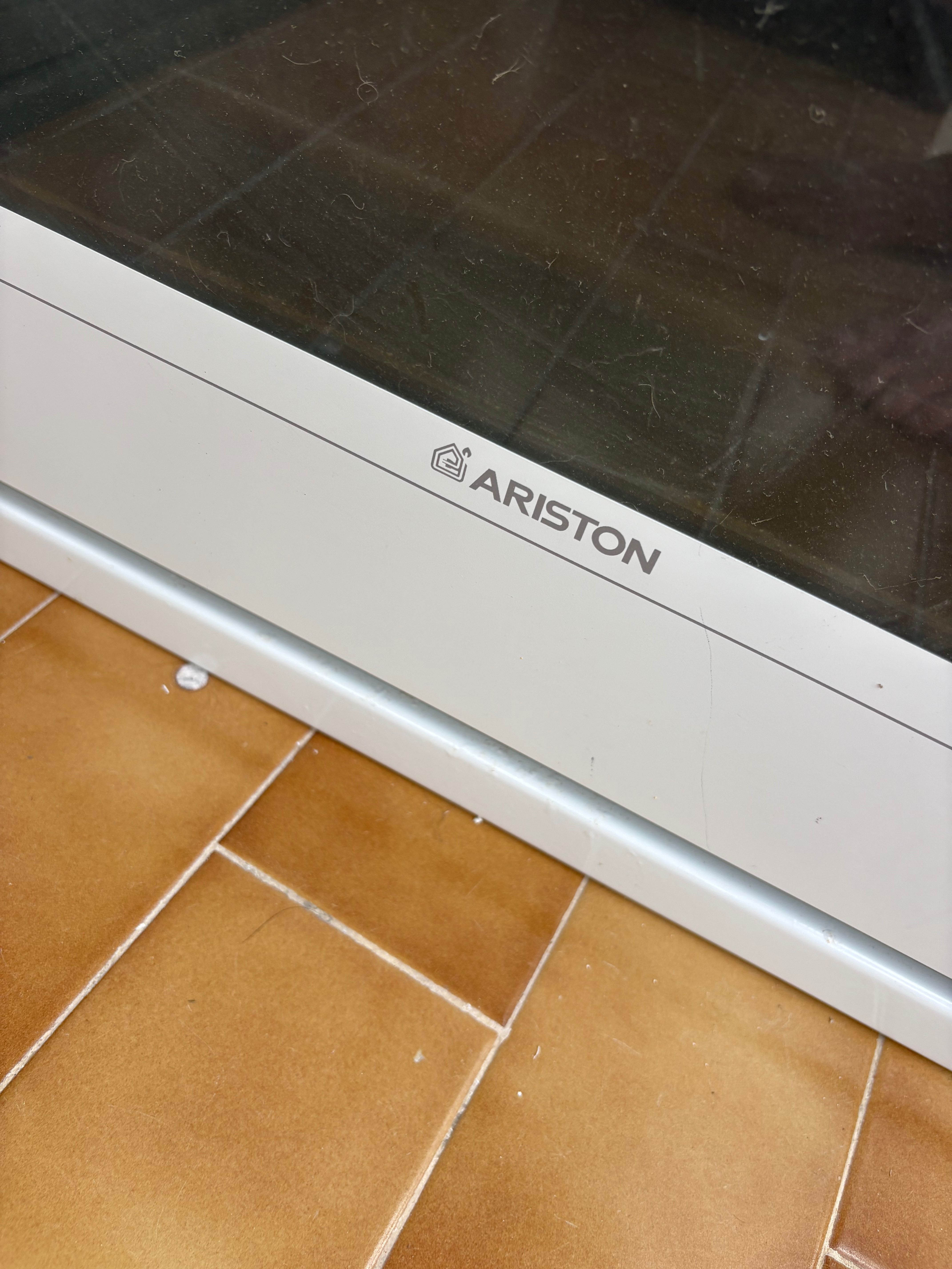 Forno encastrar Ariston