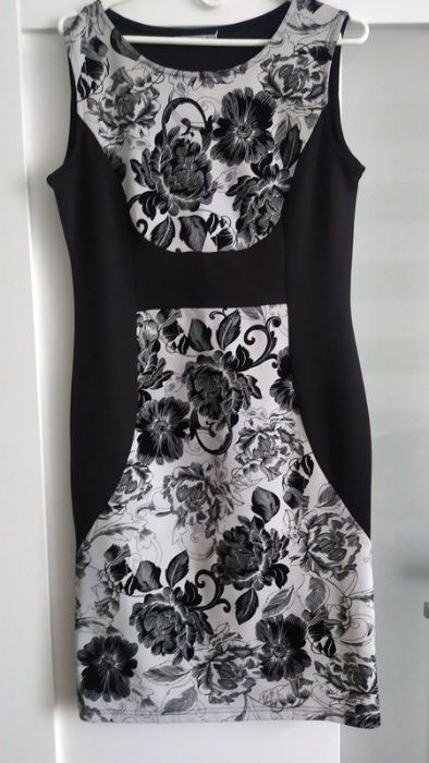 Biało- czarna sukienka midi w kwiaty M/L Quiosque