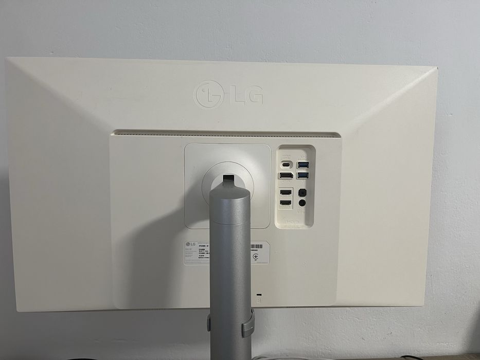 Монітор LG 27UK850-W для Macbook