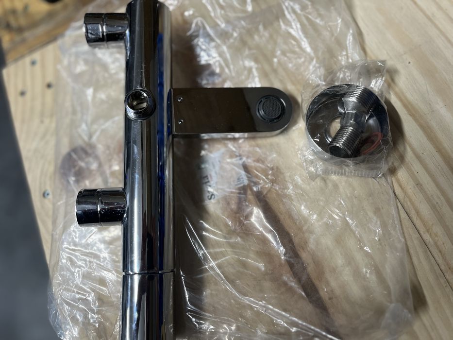 2 Torneiras Novas para banheira e lavatorio