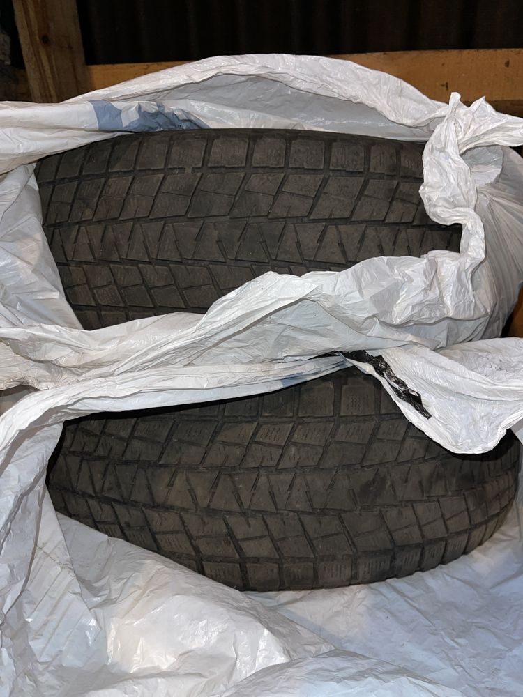 Резина зимняя bridgestone 235/70 r16 Blizzak DM-V1