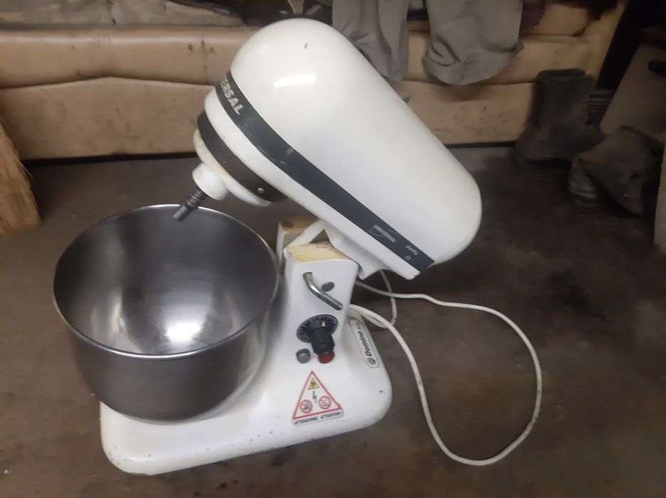 Domino Universal Jolly Міксер, миксер, тістоміс, планетарний настільни