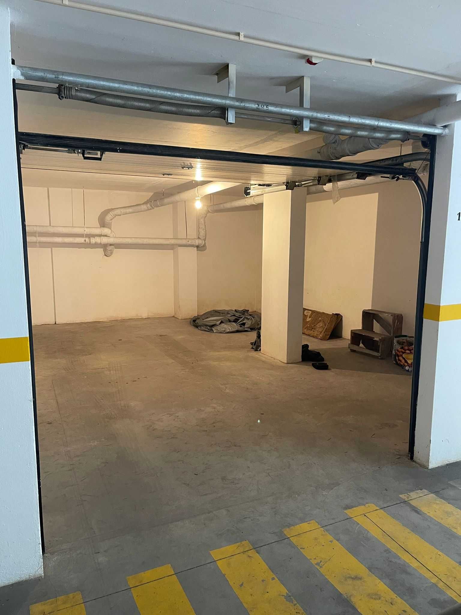 Garagem Fechada para Alugar – Quinta da Amizade