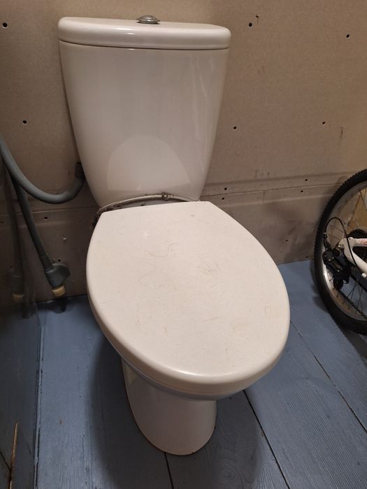 Oddam za darmo Kompakt WC