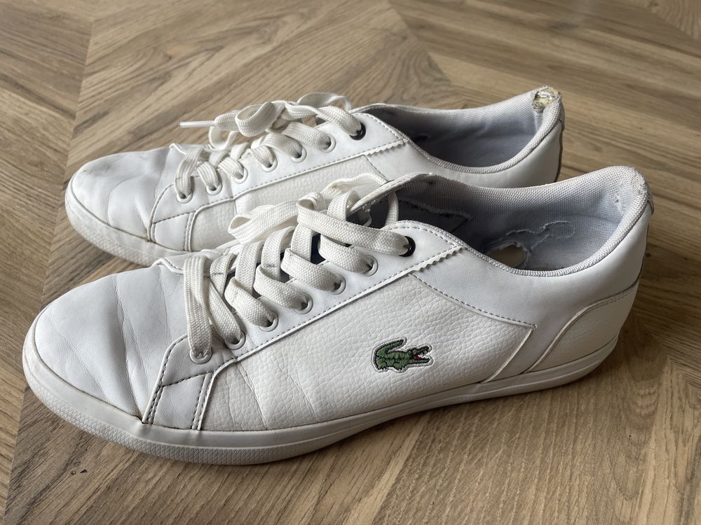 Białe sneakersy lacoste 43 męskie skóra