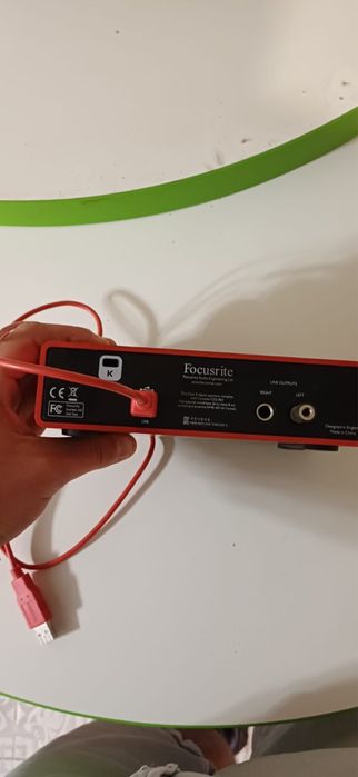 interfejs focusrite scarlett 2i2 2gen