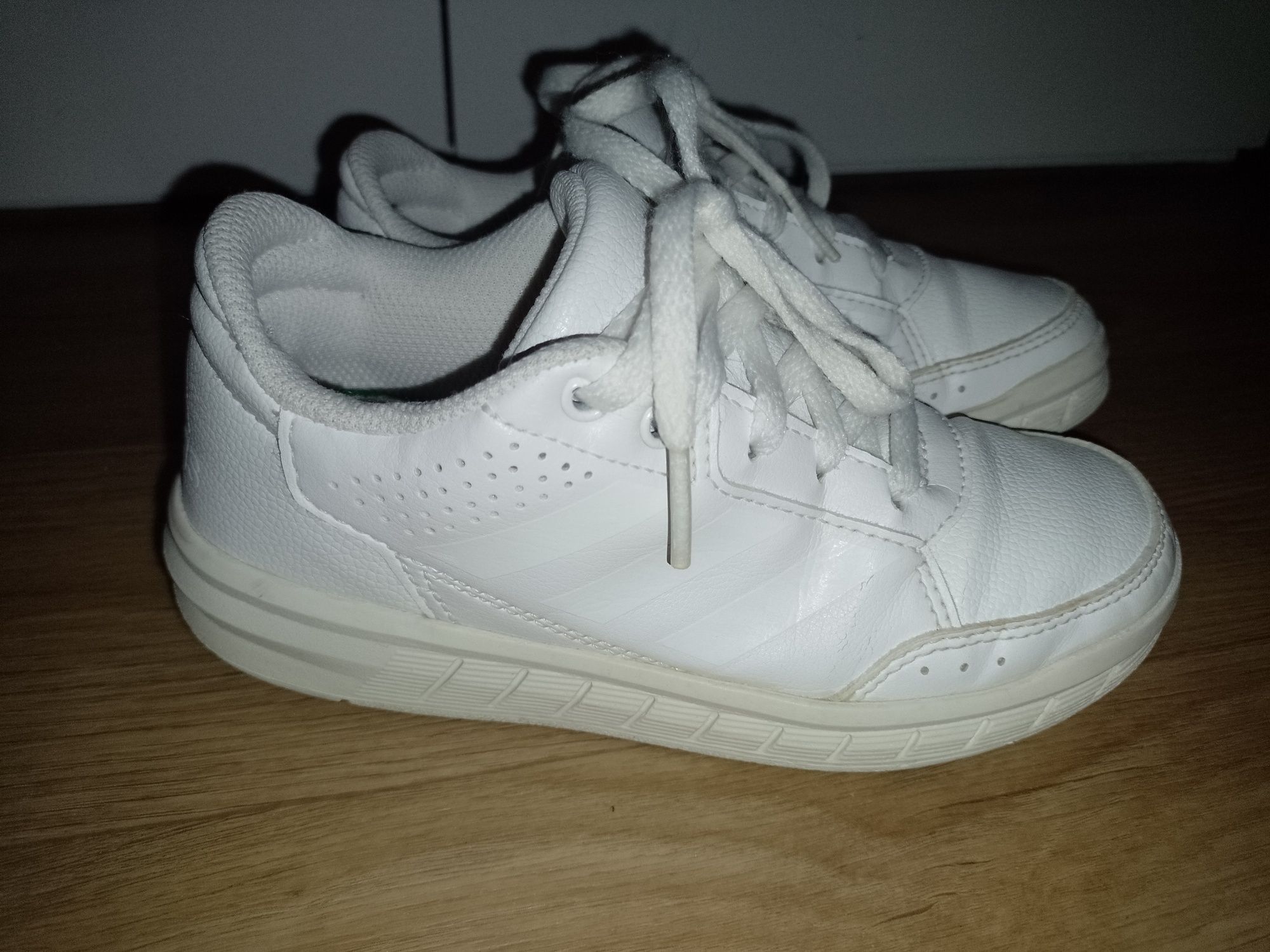 Buciki firmy Adidas rozmiar 29