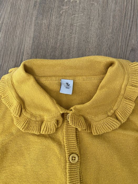 Стильний кардиган джемпер з вишивкою