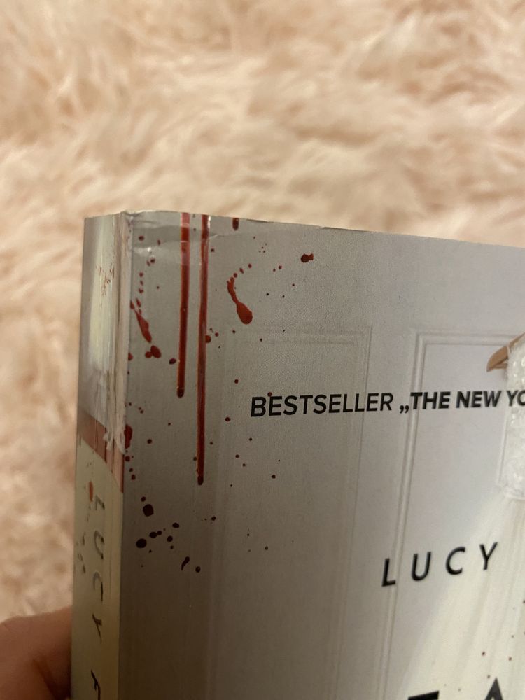 Książka Idealny ślub Lucy Foley thriller kryminał