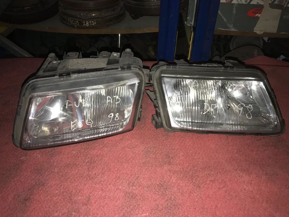 ÓTICAS / FARÓIS DA FRENTE AUDI A3