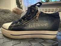 GUESS Trampki - Stan Bardzo Dobry 38