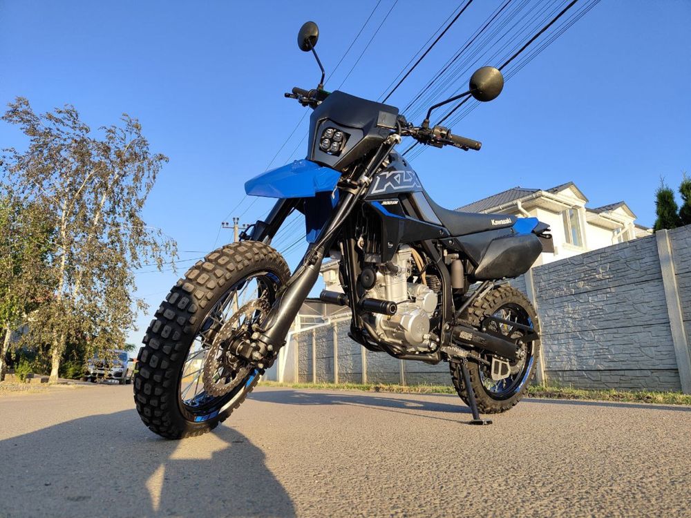 Продам Kawasaki KLX 300 SM 2020 года выпуска