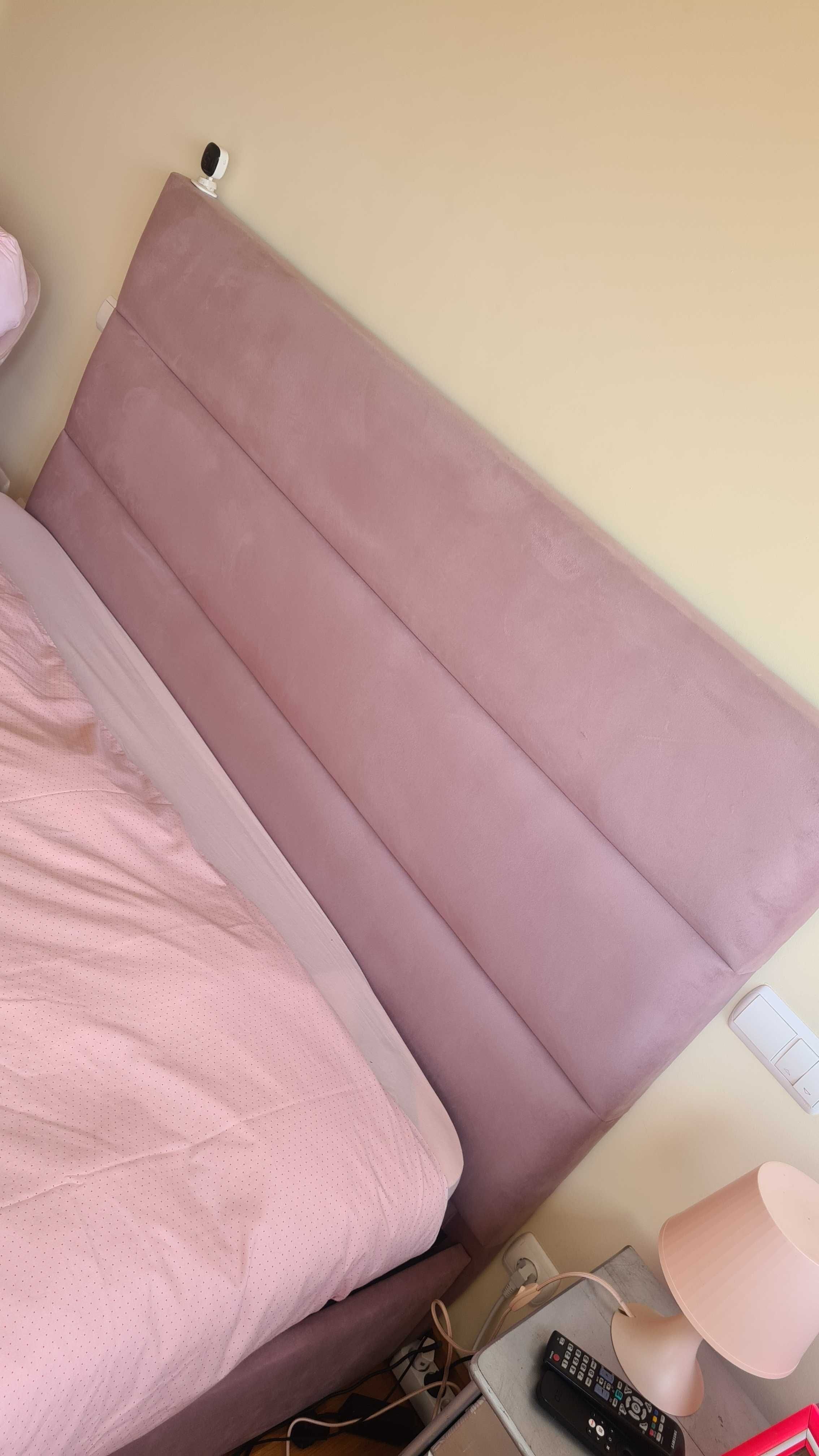 Cama com estrado elevatório