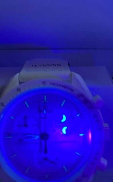 Swatch x Omega Bioceramic MoonswatchMission To MoonphaseSnoopySO33W700
