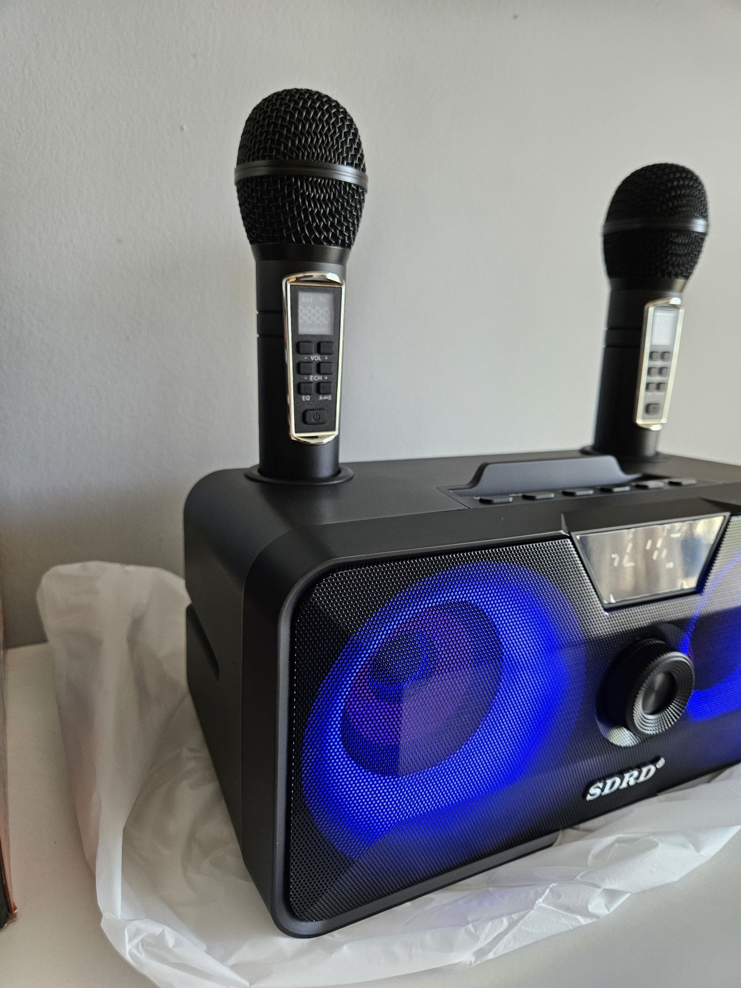 Automat Głośnik Bezprzewodowy Do Karaoke 2 Mikrofony 6 sztuk Nowe Mikr