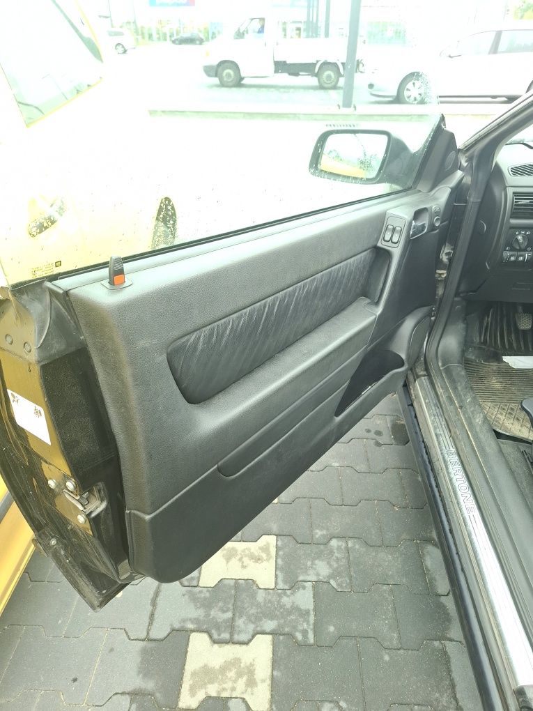 Opel Bertone na części