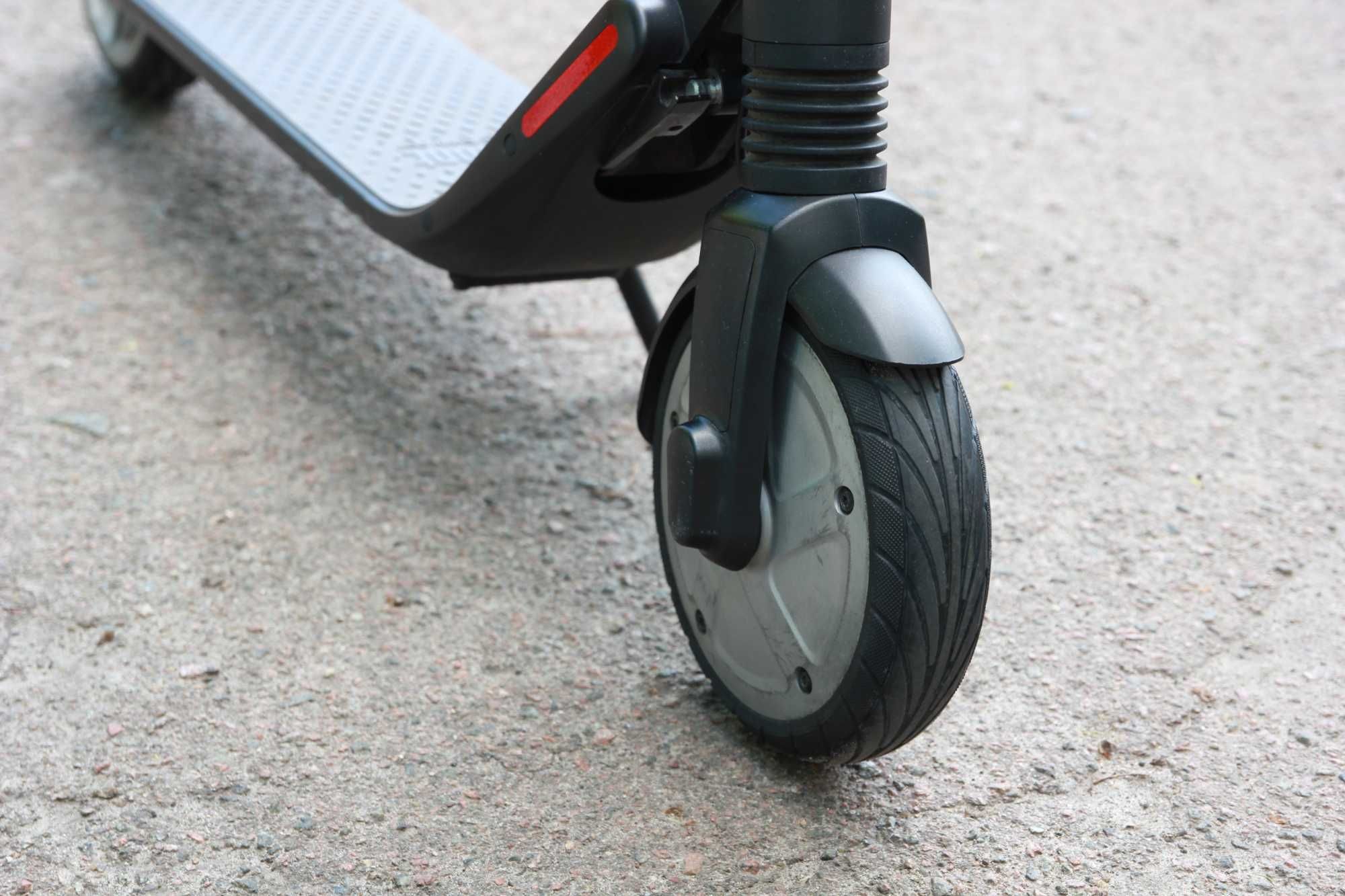 Электросамокат Segway Ninebot KickScooter ES2