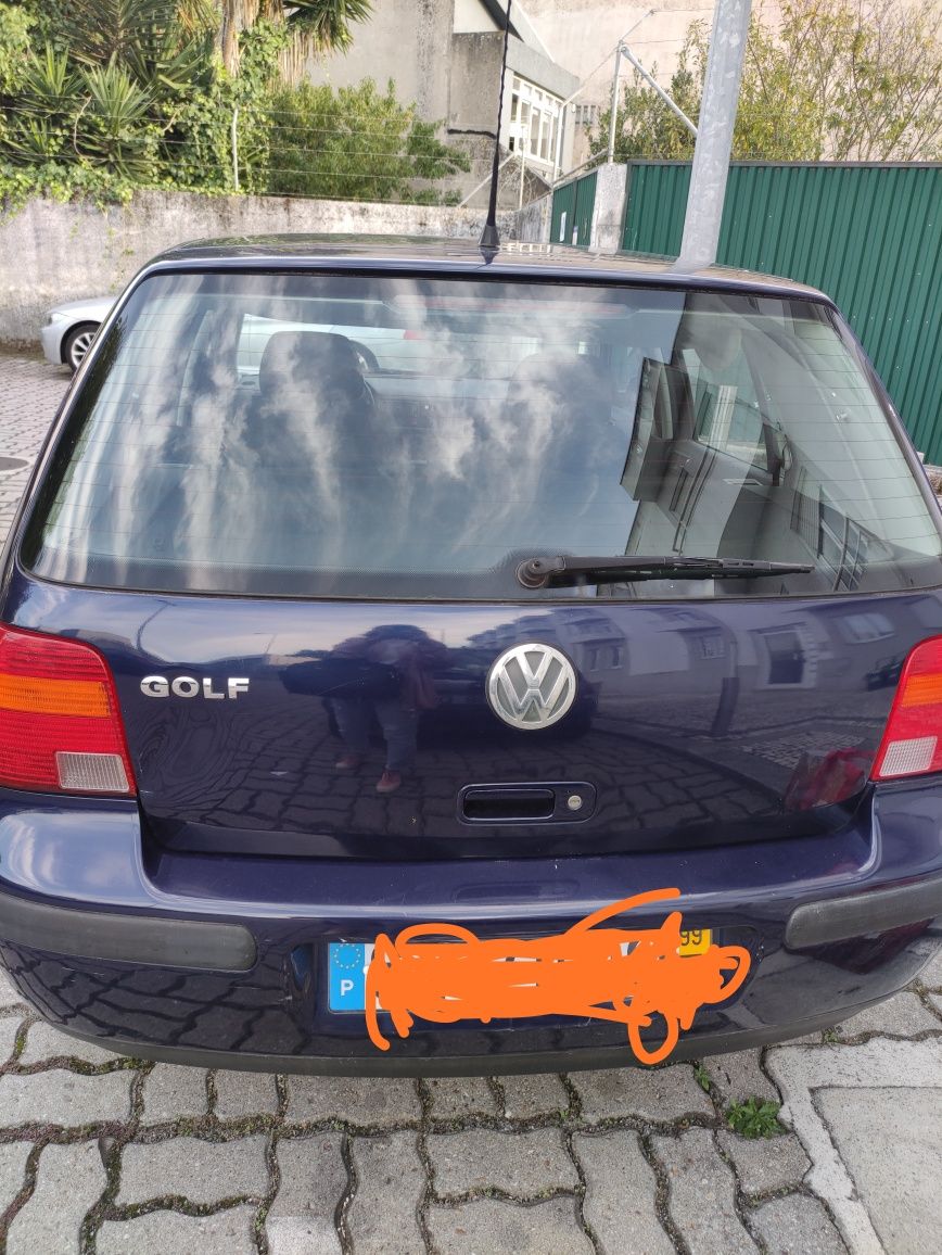 Volkswagen Golf, apenas 74,200 Km