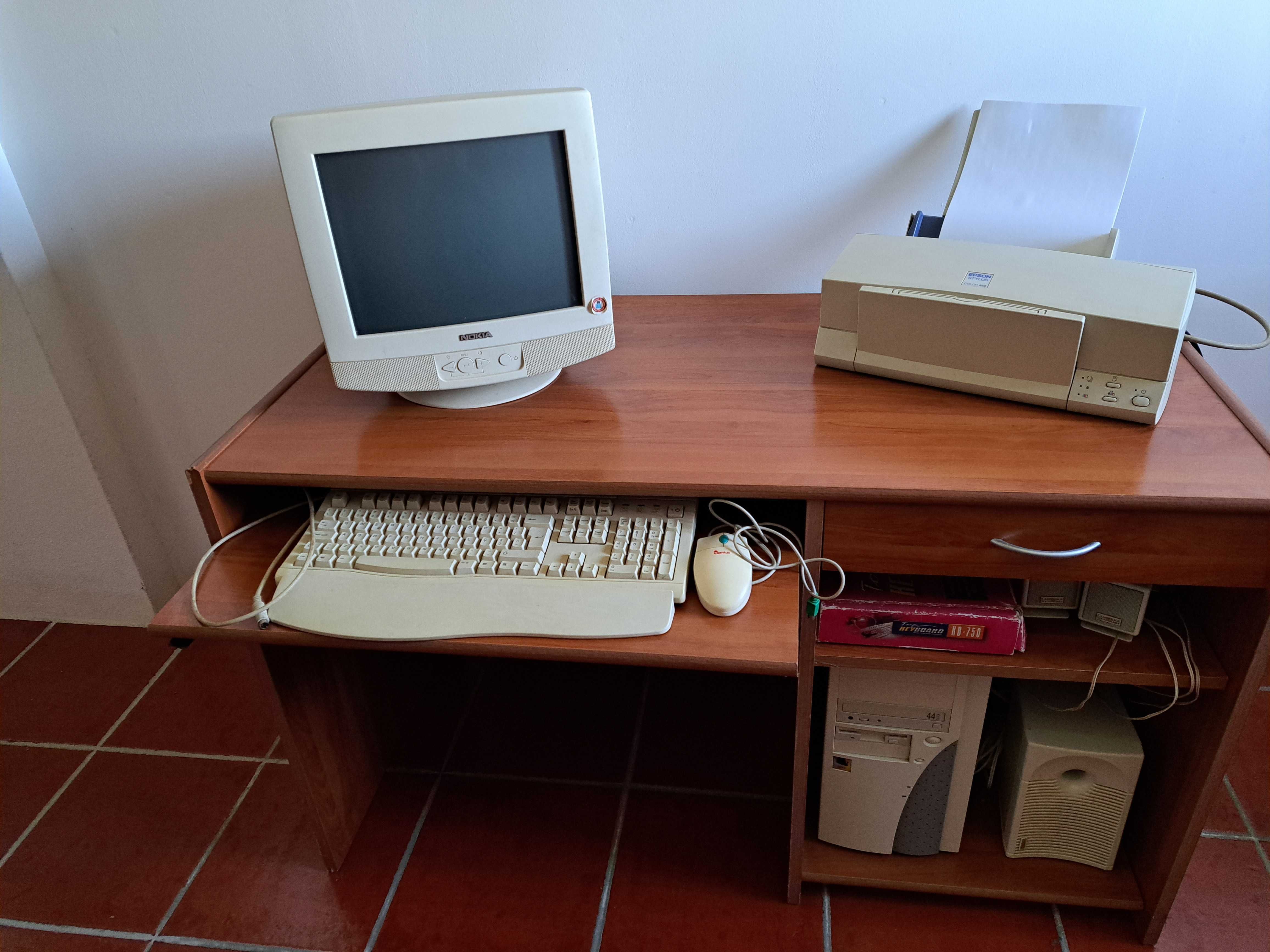 Vendo computador antigo