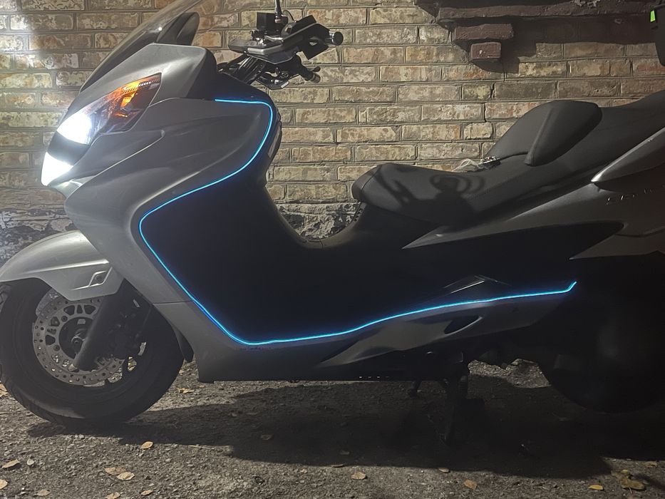 Макси-скутер Suzuki Skywave K7 400 2008.