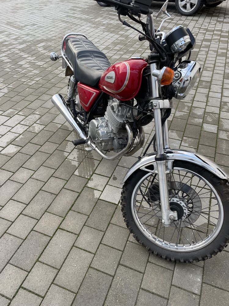 Suzuki gn 250, yamaha,