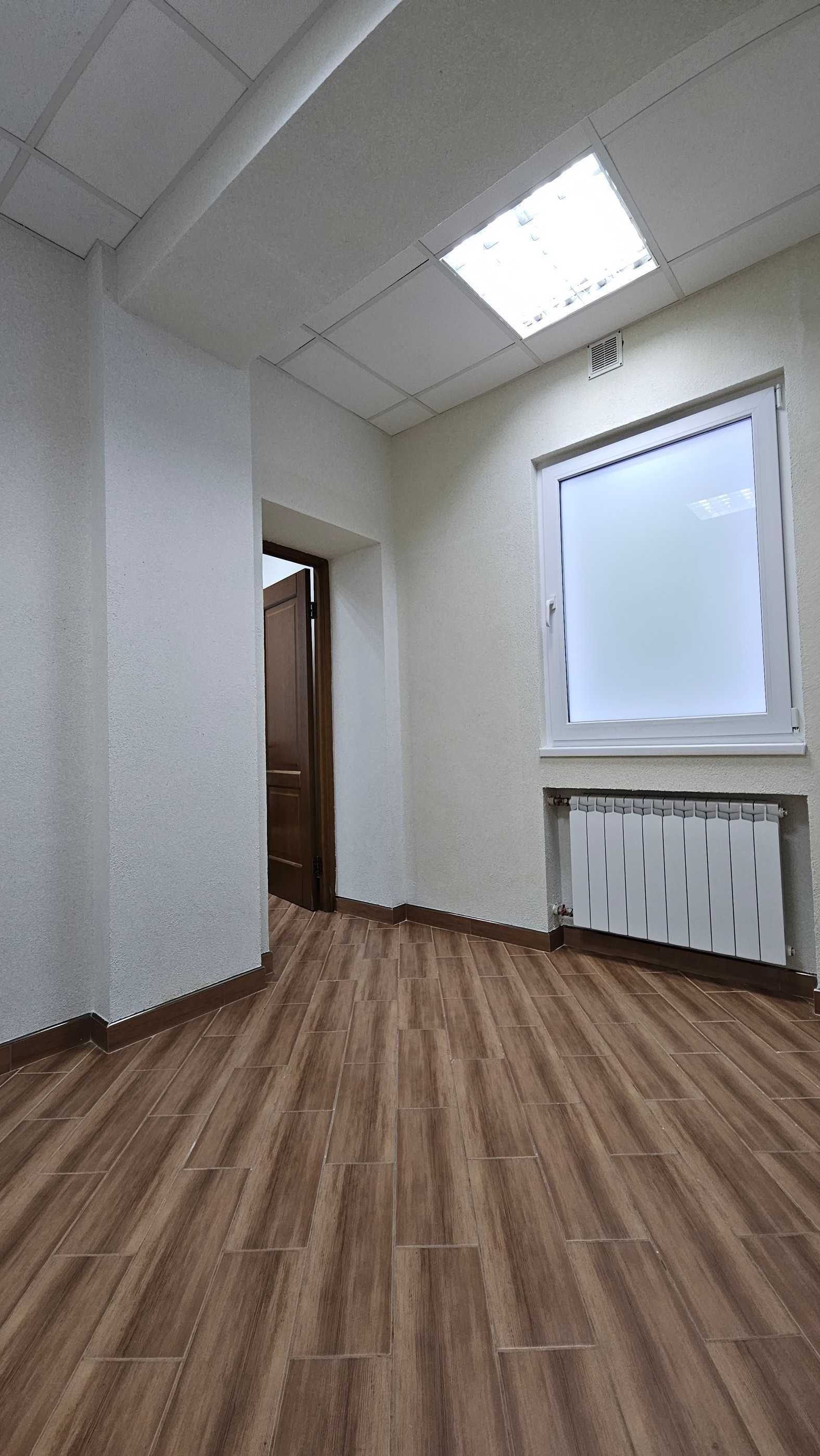Цокольне приміщення 103 кв.м на Б.Хмельницького в оренду від власника