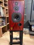 Harbeth SHL 5 Plus oraz dedykowane standy Tontraeger