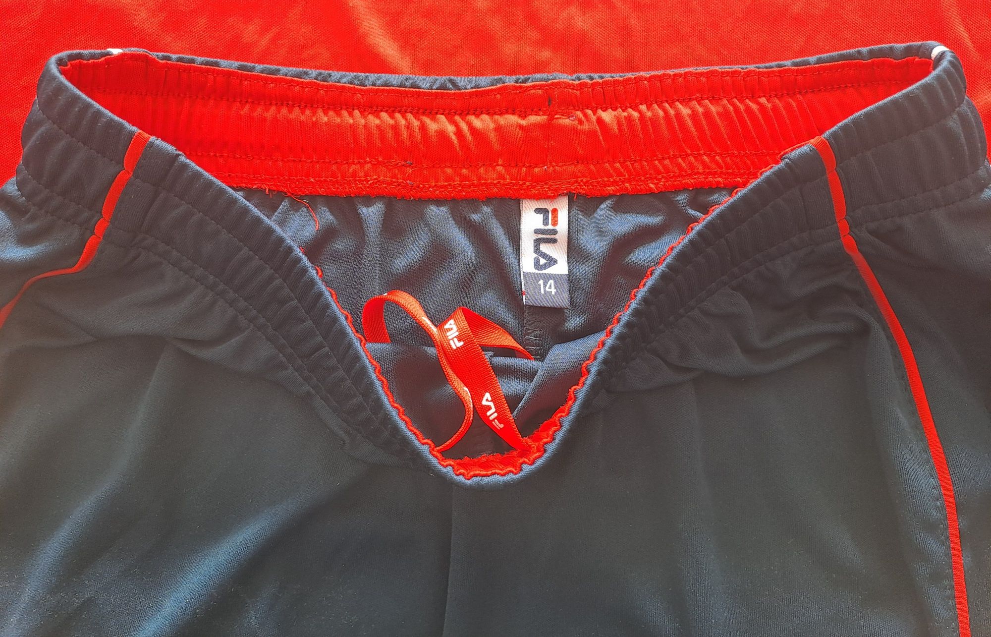 Conjunto 2 equipamentos desporto, camisola e calção - Tam. 14