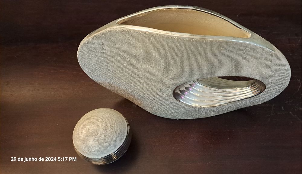 Conjunto decorativo em loiça.