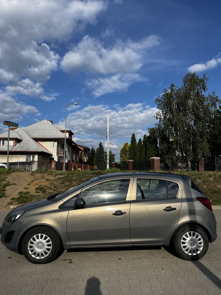 Opel Corsa D polski salon