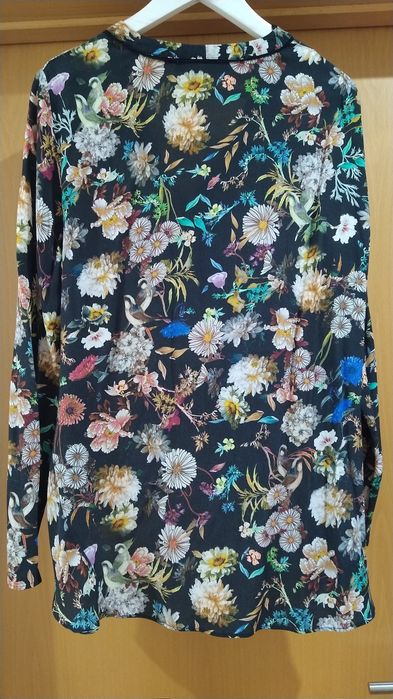 Blusa Zara com flores