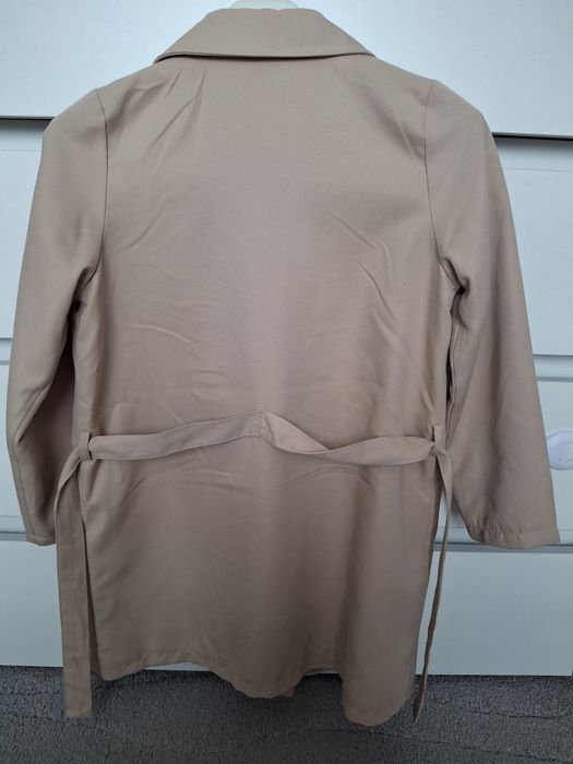 Куртка на дівчинку та тренч