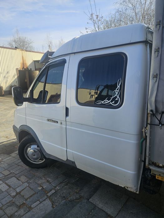 Продам газель бортову