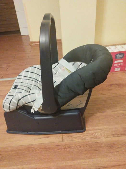 Fotelik samochodowy 0 -13 kg.