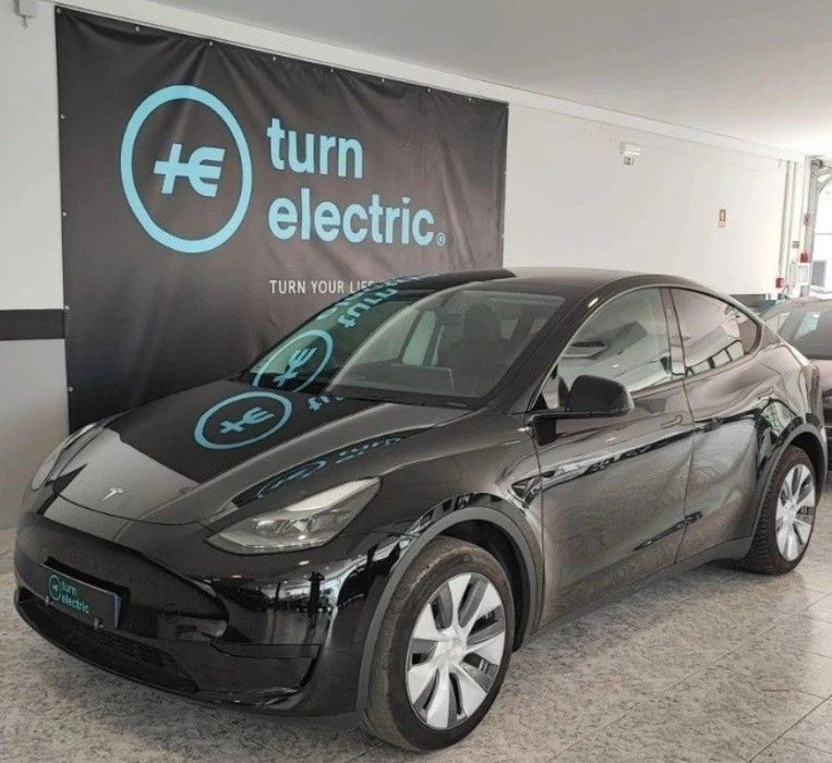 Tesla Model Y RWD