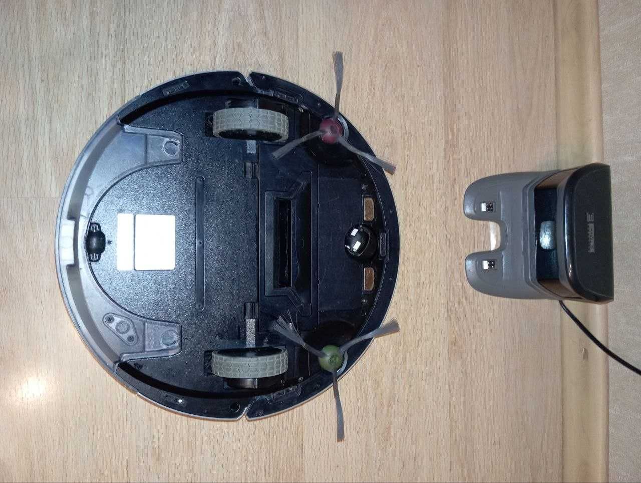 Робот-пилосос миючий Deebot Ecovacs 900