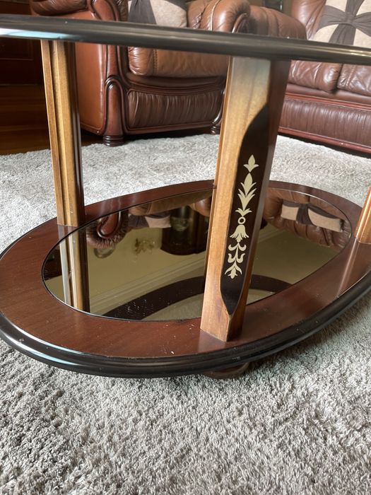 Mesa central e mesa de apoio