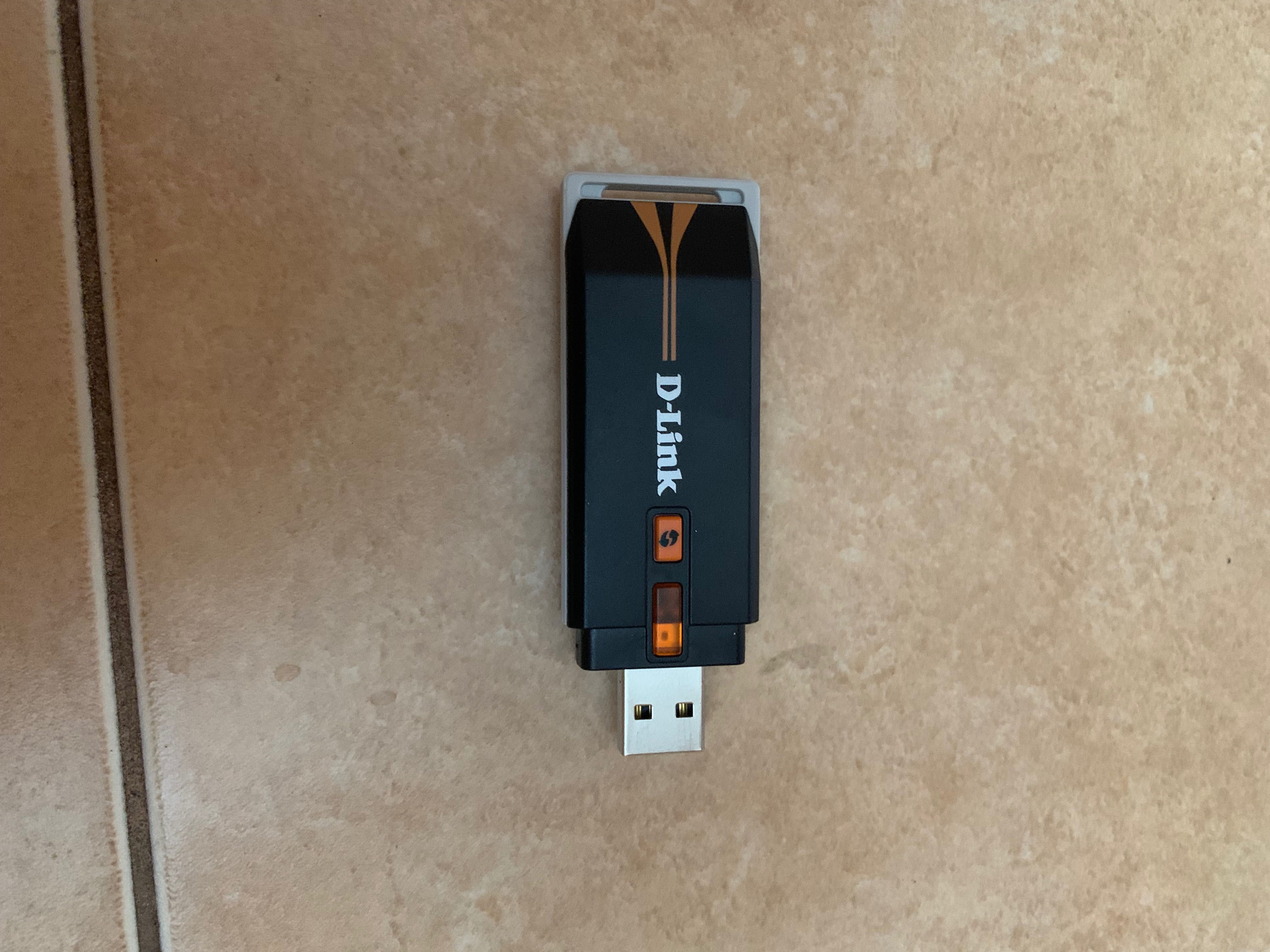 Роутер D-Link DIR-300 с Wi-Fi адаптер D-Link DWA-125