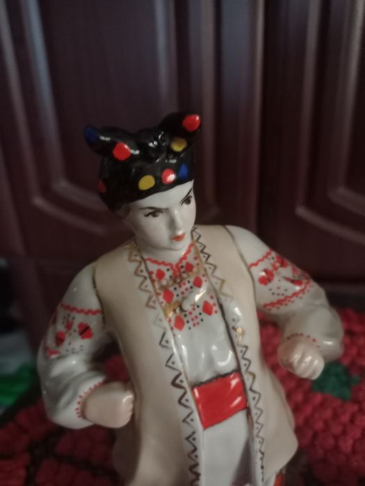 Статуетки Одарка і Карась