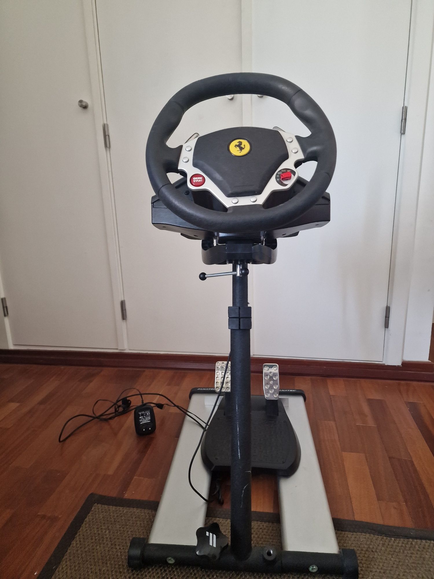 Vendo volante thrustmaster Ferrari F430 mais base Fanatec